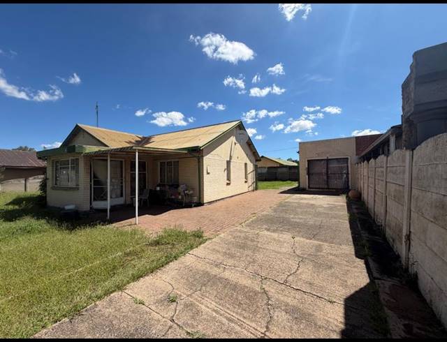 8 BEDROOM HOUSE FOR SALE IN VANDERBIJLPARK CE 2